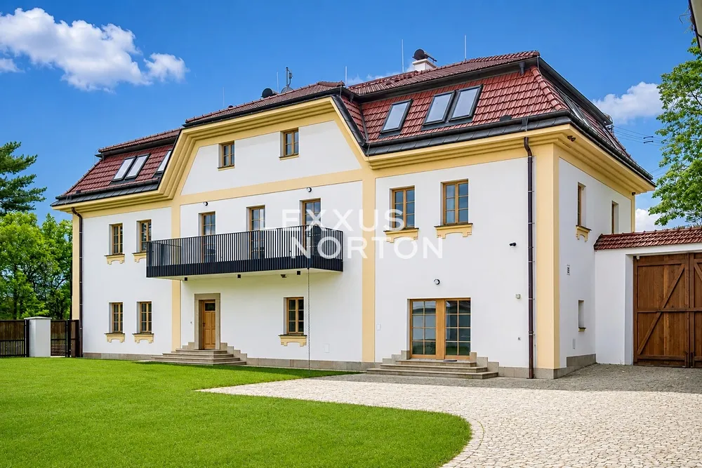 Prodej vily 503 m², pozemek 16755 m²